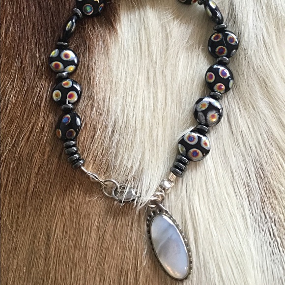 SUMMER SPECIAL 🎄 Metallic Statement Bracelet Mother of Pearl Charm. - Picture 9 of 10